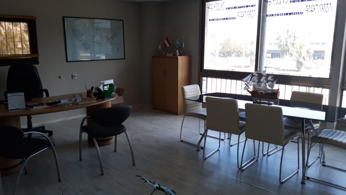 משרד גדול בעצמאות