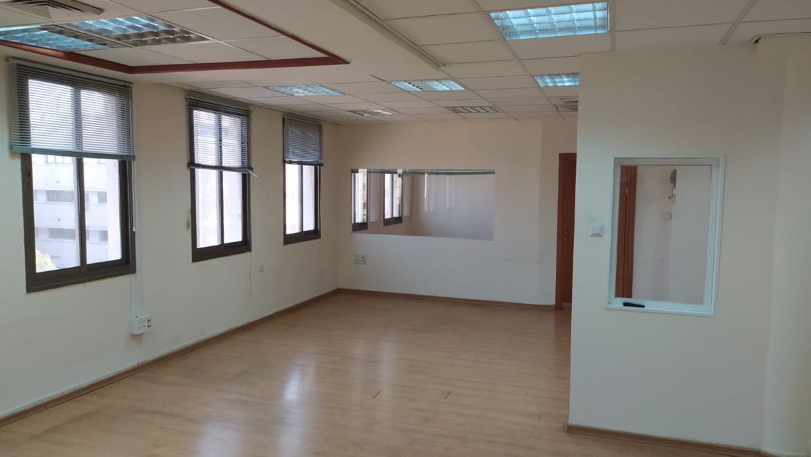 משרד להשכרה בעיר התחתית חיפה