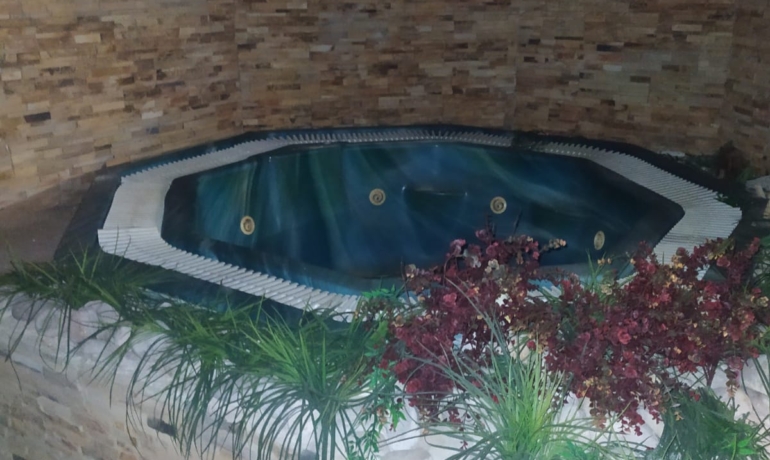 להשכרה ספא במיקום קטלני